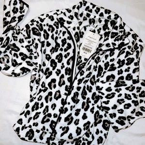 Size medium Fabletics fleece jacket
